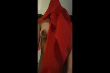 Ukhti Hijab Merah Cantik Pasrah Di Kasur Crot